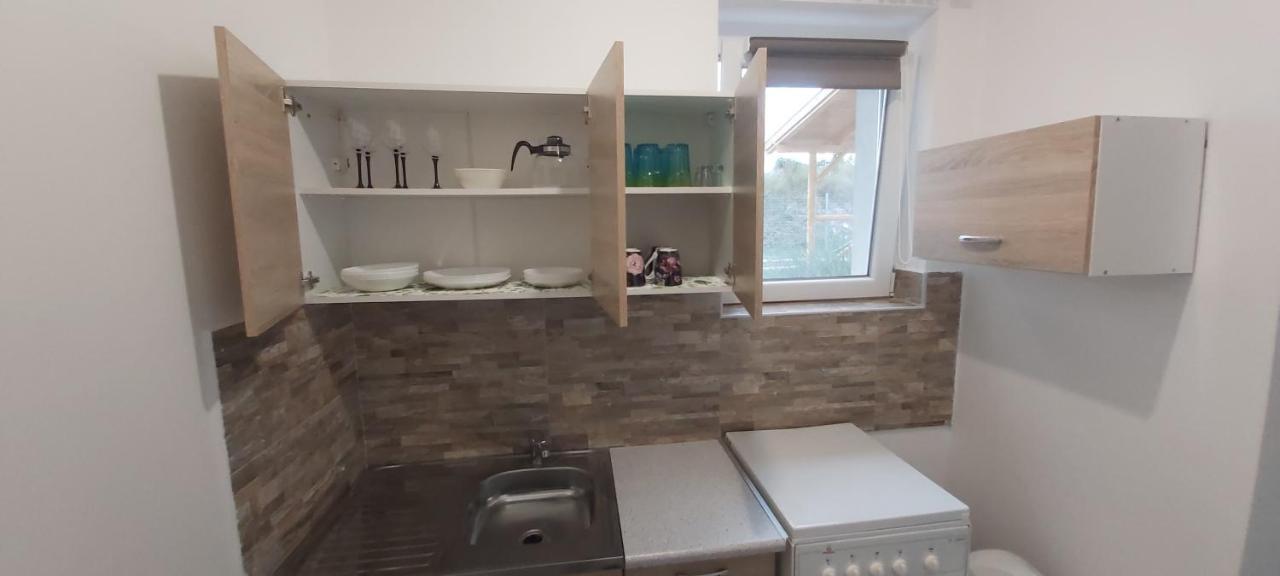 Lali Apartman Balatonudvari Exterior foto